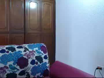 _hugemuture_4u chaturbate