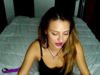 AdelineStrip bongacams