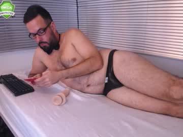 arom_bear chaturbate