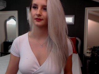 AshleyLunna bongacams