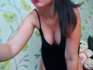 AwesomeGirlll bongacams