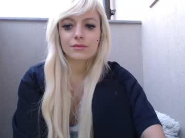 awesomeblondeee chaturbate