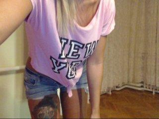 BellaBlondyy bongacams