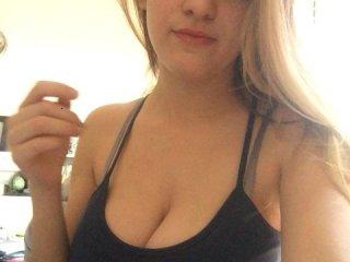 Bigboobscourt bongacams