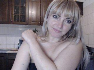 BlondeDoll22 bongacams