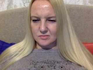 BlondyVio bongacams