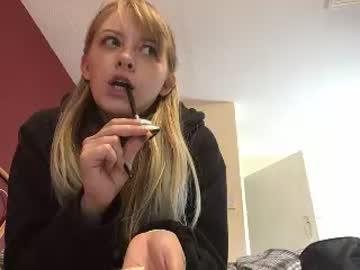 caprisun_queen420 chaturbate