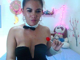 Carlymoon bongacams