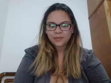 carolatina19 chaturbate