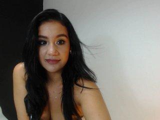 carolinajones bongacams