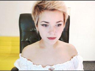 Chloeeee bongacams