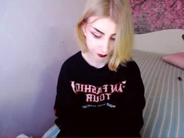 chloe_hertz chaturbate