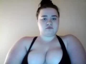 curvalicious97 chaturbate