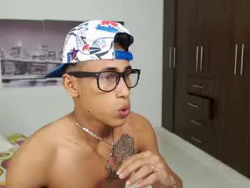 duohot18 chaturbate