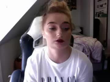 ellie2103 chaturbate