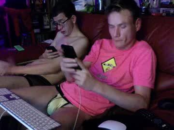 gaycumslutzh chaturbate