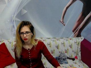 GiuliaAssDoll bongacams