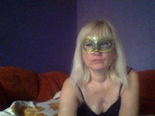 GoldieBlondie bongacams