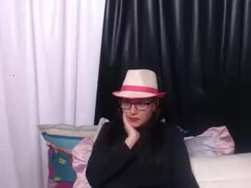 honeykaroll chaturbate