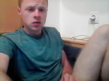 hornyhardboii chaturbate