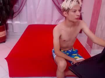 hotlatinboy69xx chaturbate