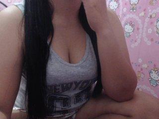 JIUCYWET4U bongacams