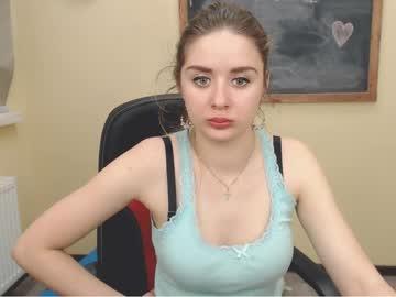 juicyblondyangel chaturbate