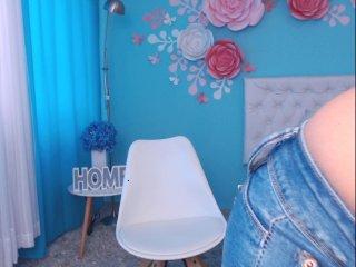 JuliSantorini bongacams