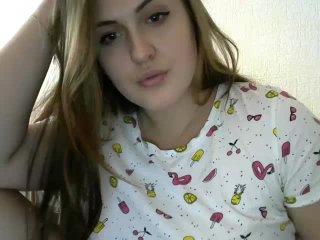 Katrin-kiss27 bongacams