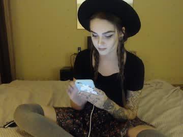 kira_sweet_poison chaturbate