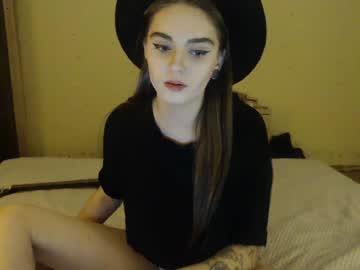 kira_sweet_poison chaturbate