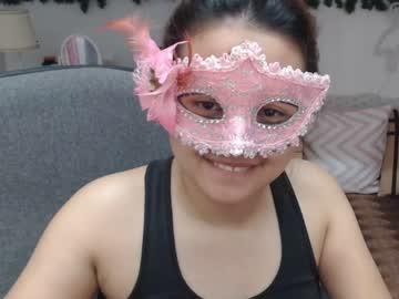 laura_pu5ini chaturbate