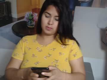 lauracum19 chaturbate