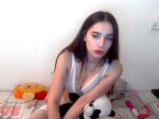 linda-kiss bongacams