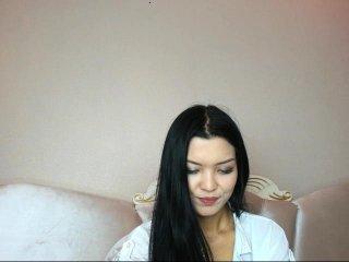 LittleLara bongacams