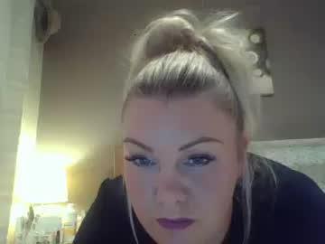 lou2305 chaturbate