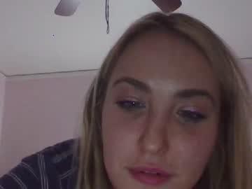 lovelylexyi chaturbate