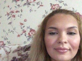 Malvina000 bongacams