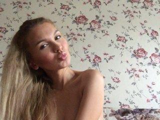 Malvina000 bongacams