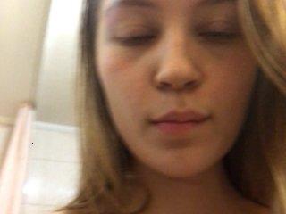 MellyJuice bongacams