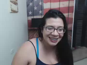 mikahelaxoxo chaturbate