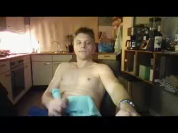 niko8319 chaturbate