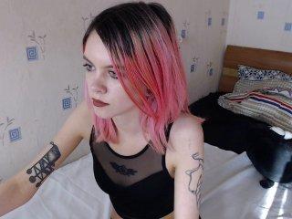 PinkyPeach bongacams