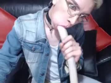 roseblack19 chaturbate