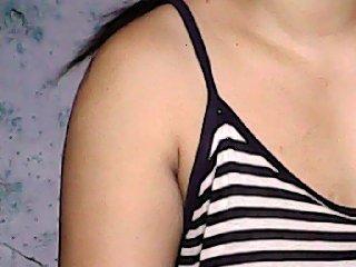 rosiepussy134 bongacams