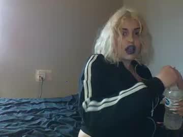 sexyblondiifreak chaturbate