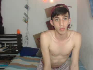 sexyboycute33 chaturbate