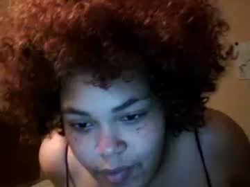 sexyyellaboneeee chaturbate