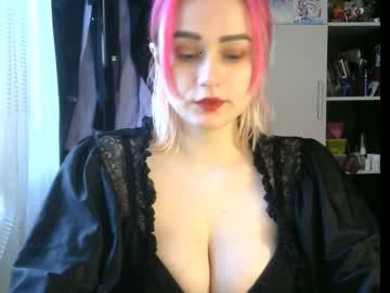 sheliselleness chaturbate