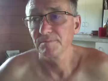 simons1xx chaturbate